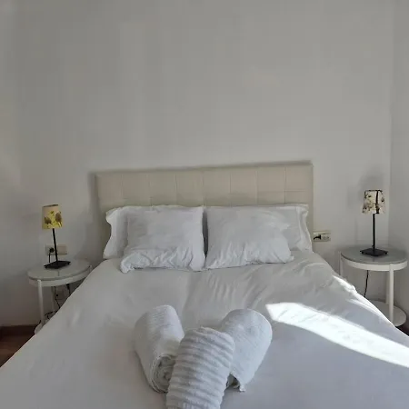 Carlos's House, En Tu Casa